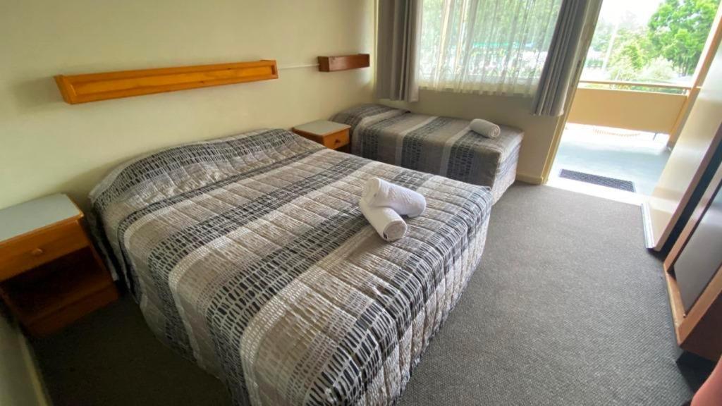 Bucketts Way Motel Gloucester Eksteriør bilde