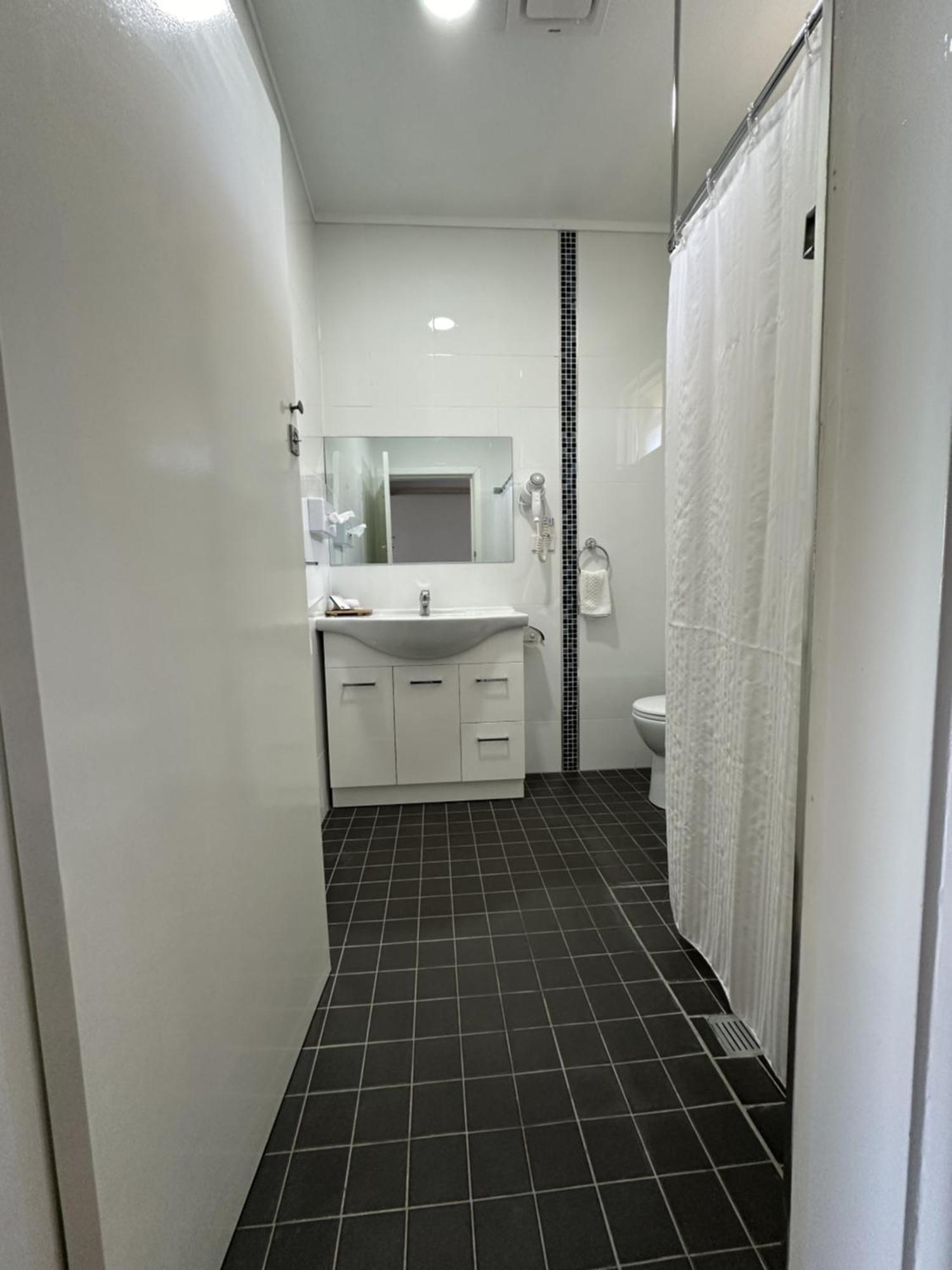 Bucketts Way Motel Gloucester Eksteriør bilde