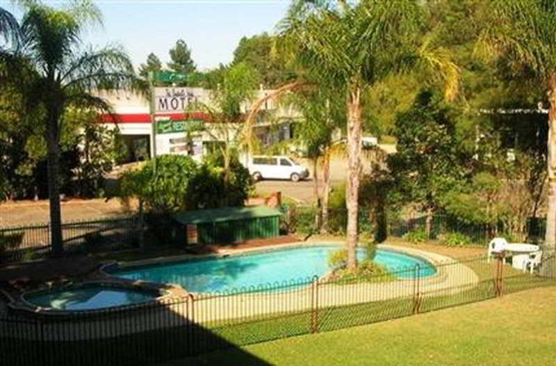 Bucketts Way Motel Gloucester Eksteriør bilde