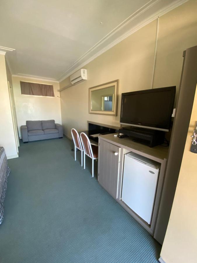 Bucketts Way Motel Gloucester Eksteriør bilde